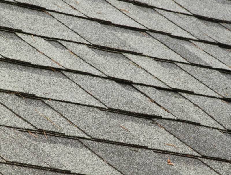 can you power wash a shingle roof